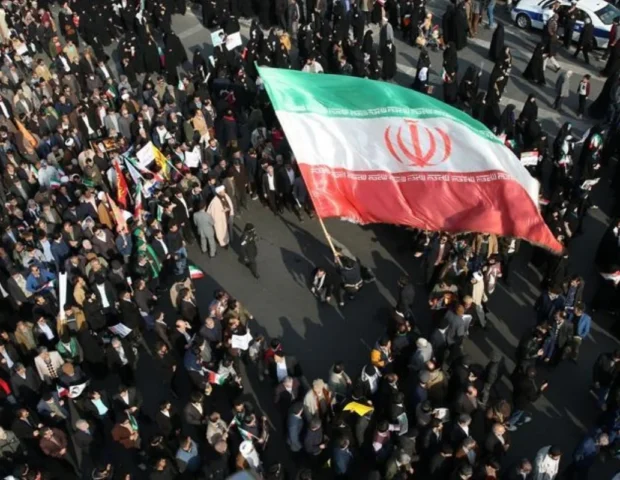 İranda yenidən etirazlar başladı: Tələbələr küçələrə çıxdılar – VİDEO