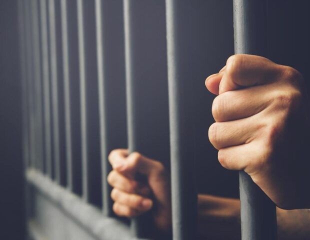 Başqasının evinə girib “bura mənimdir” deyən şəxs TUTULDU