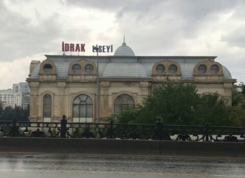 Müəllim və şagirdlər “İdrak”ı tərk edir? – Açıqlama