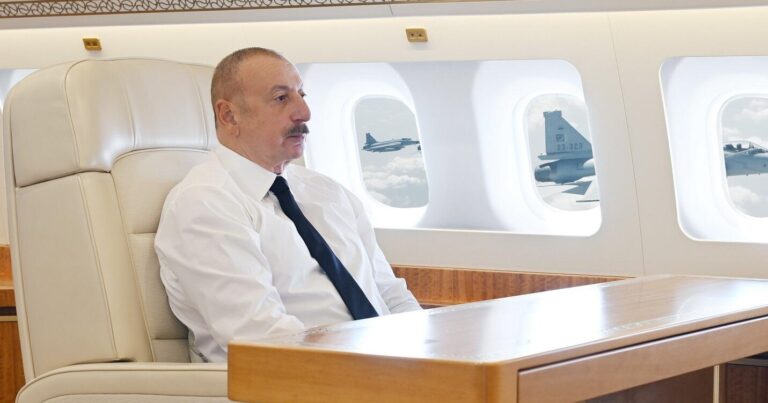 Serbiya qırıcıları Prezidentin təyyarəsini belə müşayiət etdi – Foto