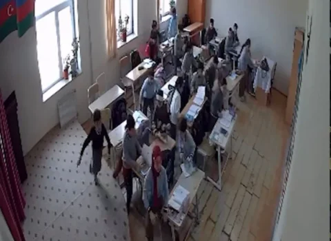 Şagirdlər zəlzələyə belə yaxalandılar – ANBAAN GÖRÜNTÜLƏR