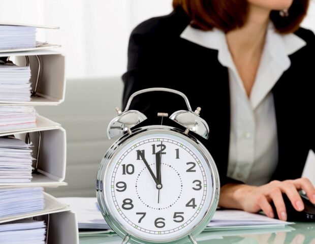 Azərbaycanda iş saatları azaldılır: Bəs maaşlar necə olacaq