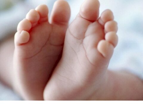 Gəncədə ana 40 günlük körpəsindən imtina etdi