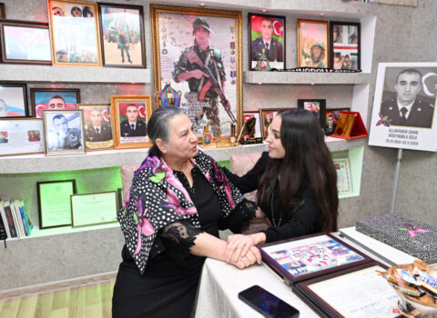 Leyla Əliyeva Şahin Allahyarovun ailəsini ziyarət etdi – VİDEO