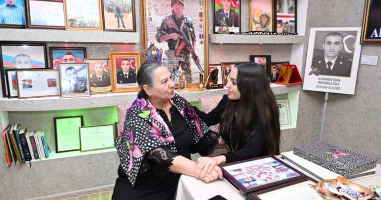 Leyla Əliyeva Şahin Allahyarovun ailəsini ziyarət etdi – VİDEO