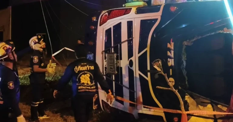 Avtobus aşdı – Onlarla insan xəsarət aldı Avtobus aşdı – Onlarla insan xəsarət aldı
