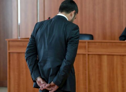 Bakıda oğul anasını döydü — Arvadımı niyə qarğayırsan?