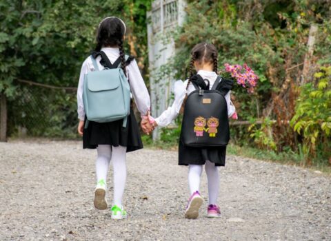 Şagirdlərin çantaları ilə bağlı müzakirə başladı