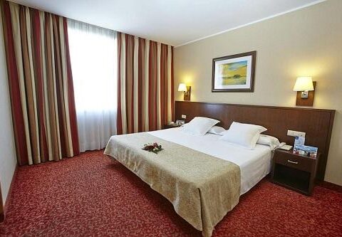 Bakıda 29 yaşlı oğlan oteldə öldü