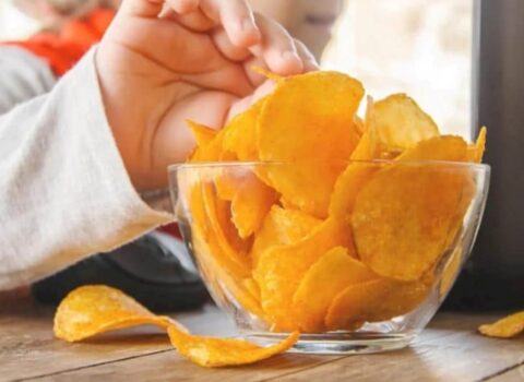 “İçindən həşəratlar çıxdı” — Çips paketlərində qurdlar olur? (VİDEO)