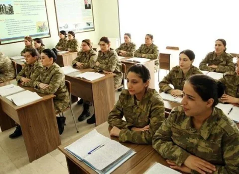 Qadınlar üçün müddətdən artıq həqiqi hərbi xidmət azaldılır