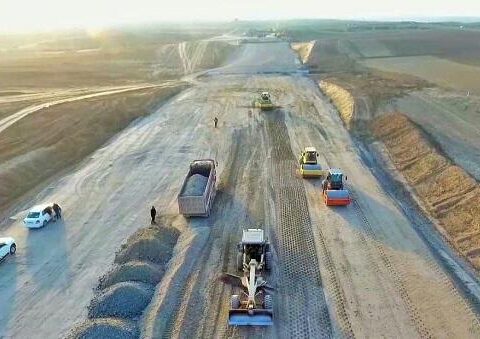 Azad olunan ərazilərdə nə qədər yol bərpa edilib?