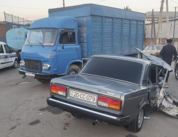 Göygöldə yük və minik maşınları toqquşdu – Yeniyetmə yaralandı