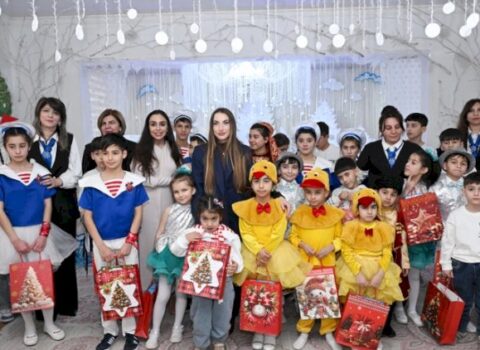Leyla Əliyeva və Alena Əliyeva Gəncədə uşaq evində olublar