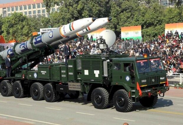 İrəvan “Pralay” raketlərinə maraq göstərir