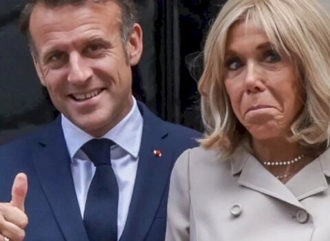 Makron məktəblilərə şəxsi həyatı barədə danışdı