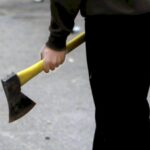 Cəlilabadda əmisinin baltaladığı uşaqlardan biri öldü – YENİLƏNİB