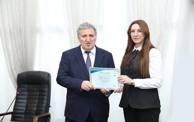 AMEA-dan Ramiz Mehdiyevin kadrı olduğu deyilən şəxslə bağlı AÇIQLAMA AMEA-dan Ramiz Mehdiyevin kadrı olduğu deyilən şəxslə bağlı AÇIQLAMA