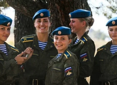 Rusiya 100 min qadını orduya çağırır