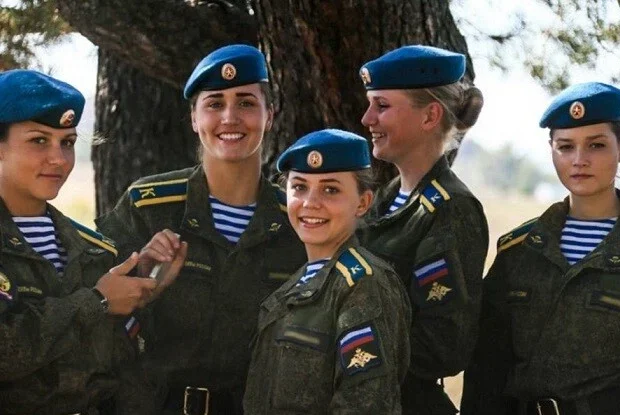 Rusiya 100 min qadını orduya çağırır