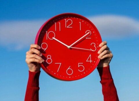 Ölkə dərin böhranda: 29 yaşlı qadınlara şok xəbərdarlıq yollanır