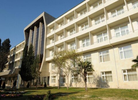 Qalmaqal: 7 professor elmi şuradan uzaqlaşdırıldı – Video