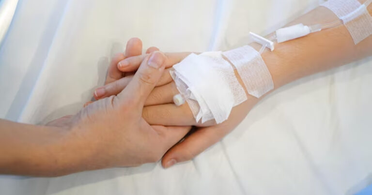 19 bıçaq xəsarəti alan azyaşlı evə buraxıldı 19 bıçaq xəsarəti alan azyaşlı evə buraxıldı