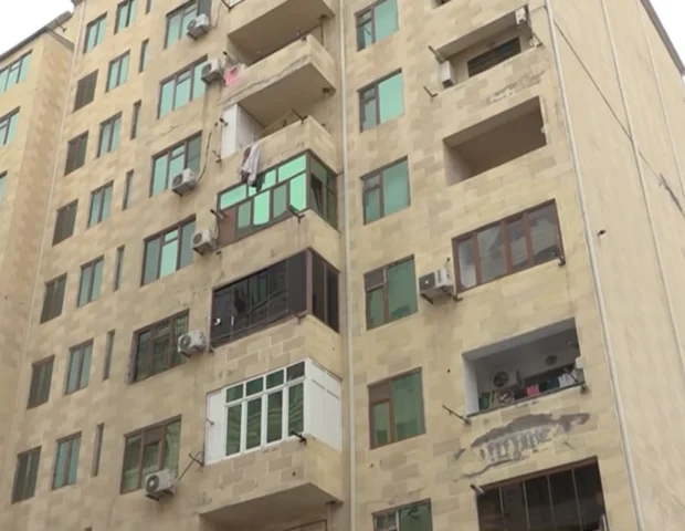 Minlərlə manat ödəndi, sənəd verilmədi – MTK ilə sakinlər üz-üzə