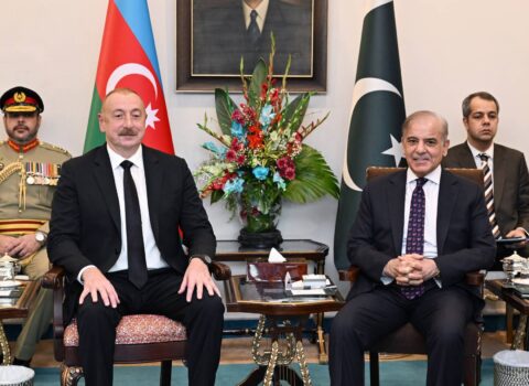İlham Əliyev Şahbaz Şərifi təbrik etdi