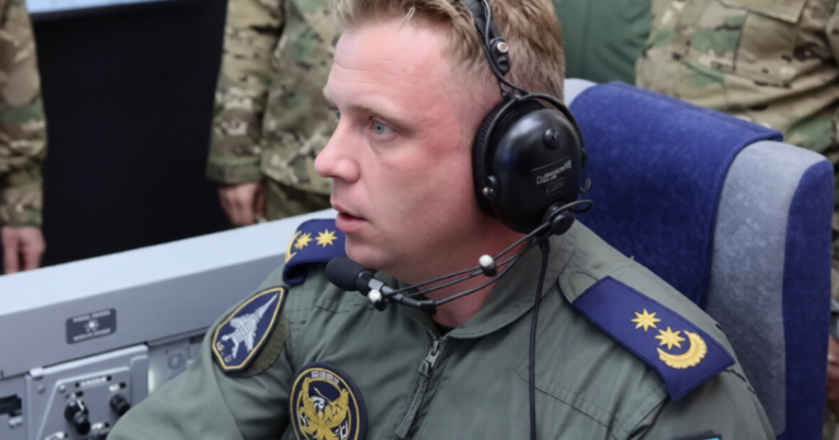 Həlakından bir ay əvvəl – Şəhid pilotumuzun ürəkdağlayan FOTOSU