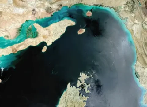 İran Hörmüz boğazını beş “dost” ölkəyə açdı