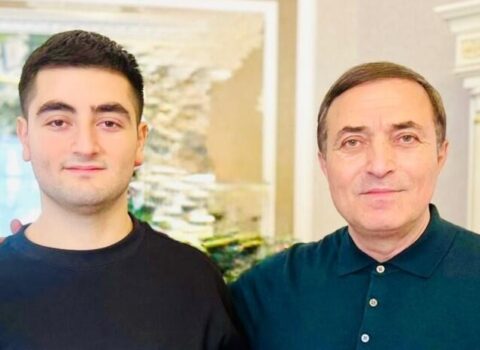 Oğlu başqa ölkədə yaşayacaq