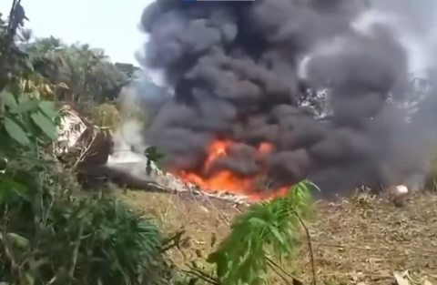 Daha bir təyyarə qəzası – 90 nəfər həlak oldu – FOTO