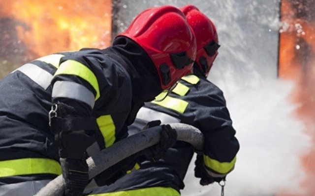 Ağsuda iki evdə yanğın baş verdi Ağsuda iki evdə yanğın baş verdi