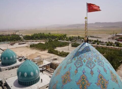 İran qisas bayrağını qaldırdı