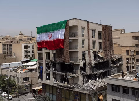 İran ağ bayraq qaldırır?