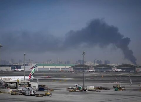Dubay aeroportu vuruldu – Təyyarələr eniş edə bilmir