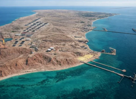 İran neftinin 90%-i bu adaya axır – ABŞ ora hücuma hazırlaşır