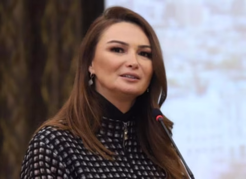 Qənirə Paşayevanın mənəvi qızı haralardadır?