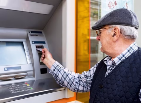 Pensiya alanların nəzərinə