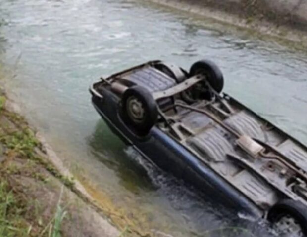 Mingəçevirdə avtomobil kanala düşdü