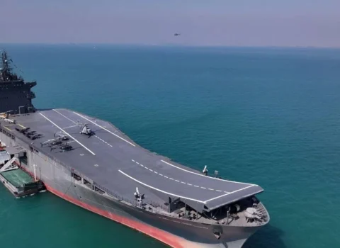 ABŞ İranın ən böyük gəmisini belə batırdı – VİDEO