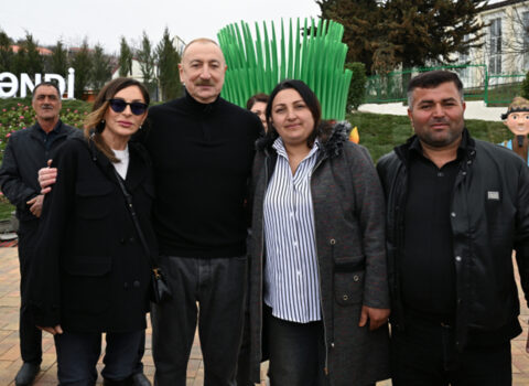 “Mehriban, sən də gəl, bizimlə şəkil çəkdir” – Prezident+Video