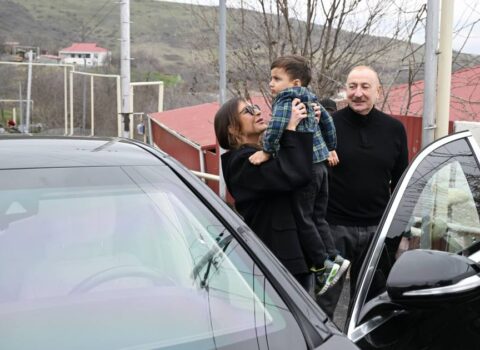 “Sənin maşınını istəyirəm…” – Azyaşlıdan Prezidentə – Video