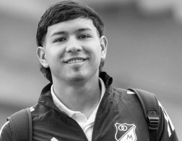 18 yaşlı futbolçu oyun zamanı öldü – Foto