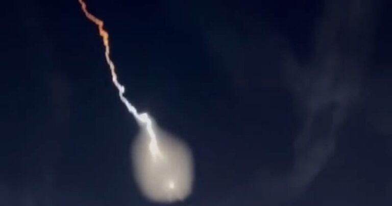 İran İsrail zabitlərini BU RAKETLƏ VURDU – 10 nəfər ÖLDÜ – VİDEO İran İsrail zabitlərini BU RAKETLƏ VURDU – 10 nəfər ÖLDÜ – VİDEO