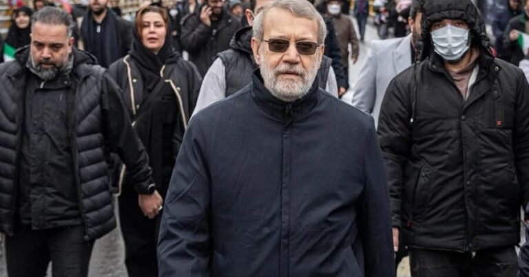 Dünya bu görüntüdən danışır: Laricaninin arxasındakı şəxs… – FOTO