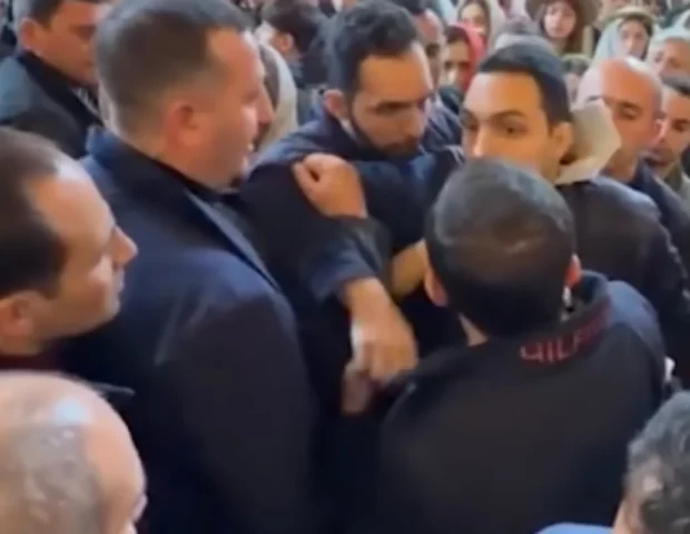 Paşinyanı yumruqlamaq istəyənlərin kimliyi bəlli oldu – Onlar üç nəfərdir…