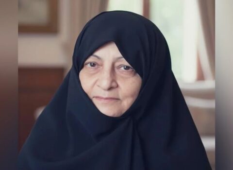 Əli Xameneinin öldüyü deyilən həyat yoldaşının sağ olduğu bildirilir