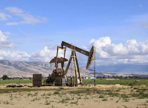 Azərbaycan nefti cüzi ucuzlaşıb